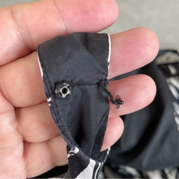 Ann Taylor Black and White Patterned Silk Sleeveless Dress - Picture 5 of 9